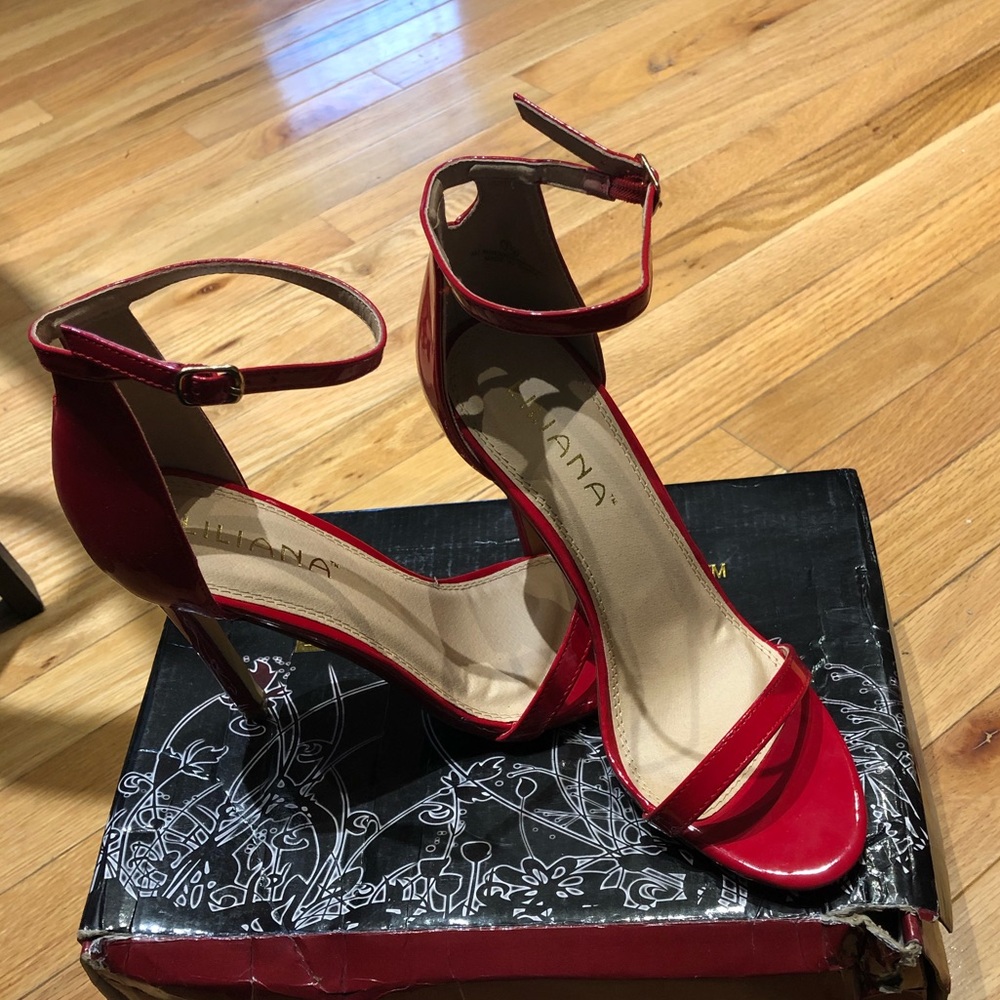Red Liliana heels never been worn